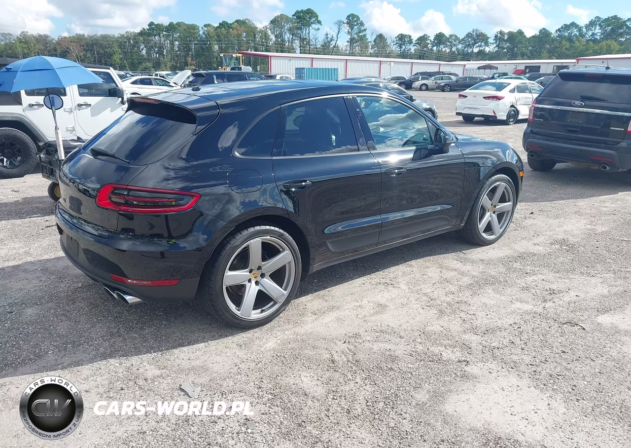 2018 Porsche Macan Sport Edition VIN:WP1AA2A58JLB13782 - 4