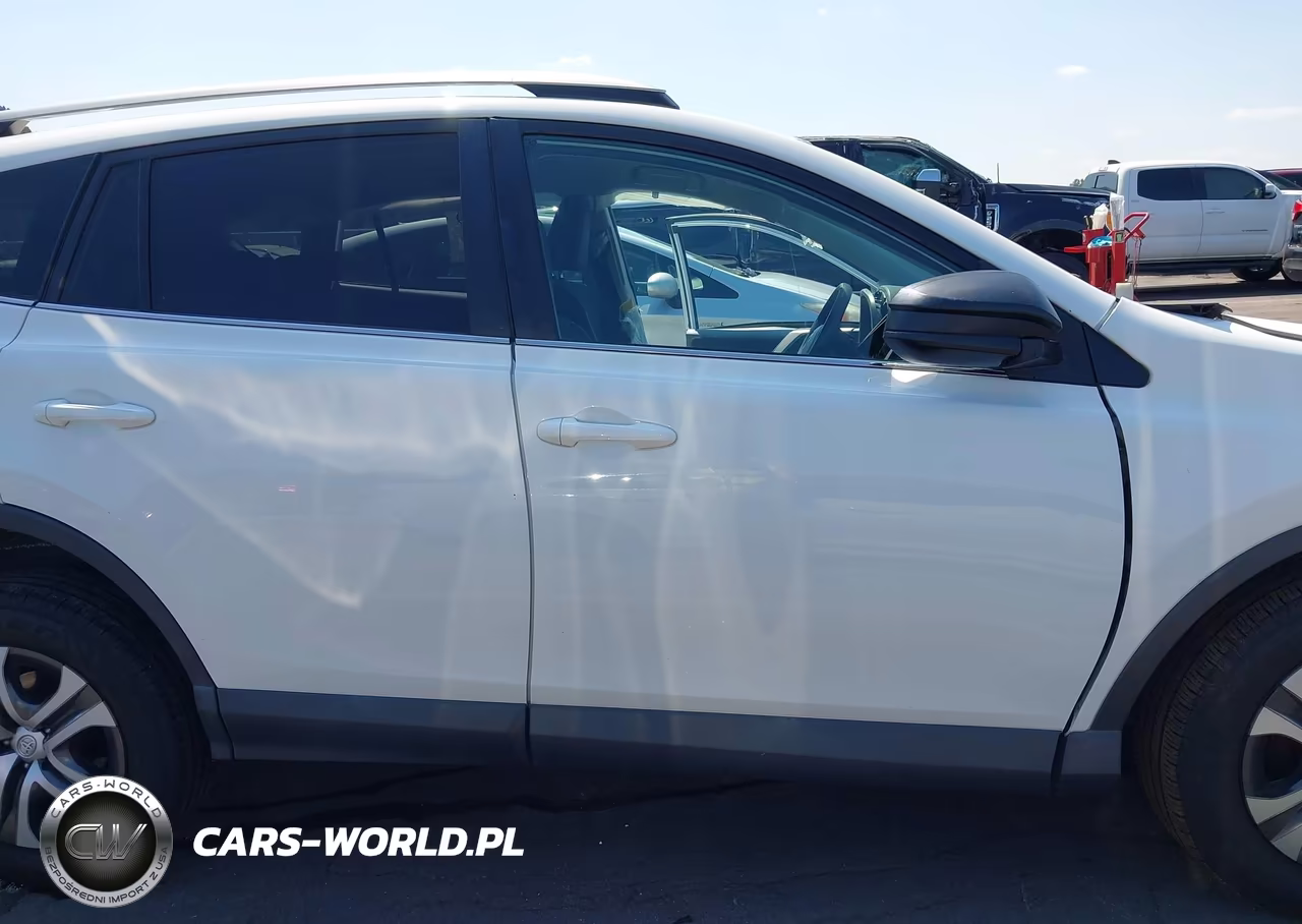 2018 Toyota Rav4 Le VIN:2T3ZFREV0JW495148 - 13