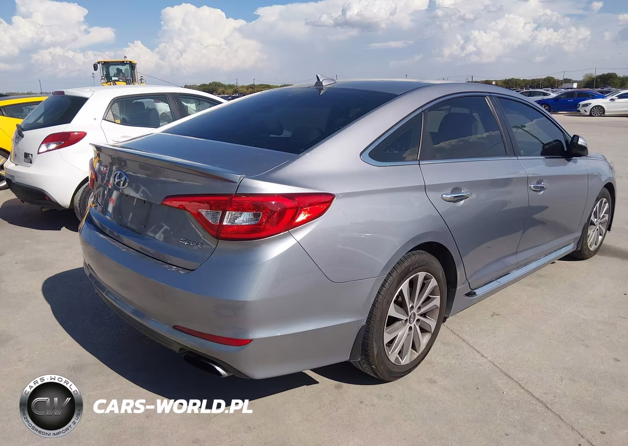 2015 Hyundai Sonata Sport VIN:5NPE34AF1FH140125 - 4