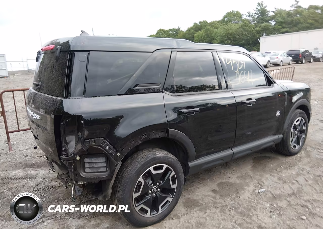2022 Ford Bronco Sport Outer Banks VIN:3FMCR9C6XNRD83651 - 4