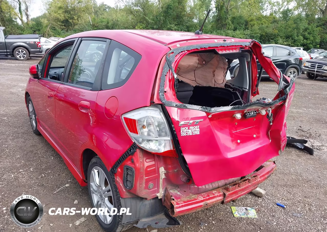 2010 Honda Fit Sport VIN:JHMGE8H49AC004729 - 3