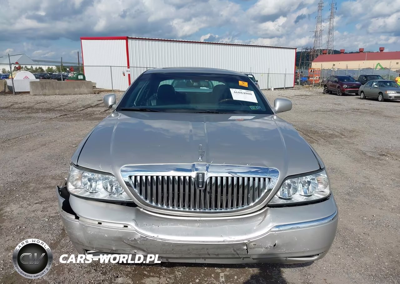 2006 Lincoln Town Car Signature Limited VIN:1LNHM82W16Y630140 - 12