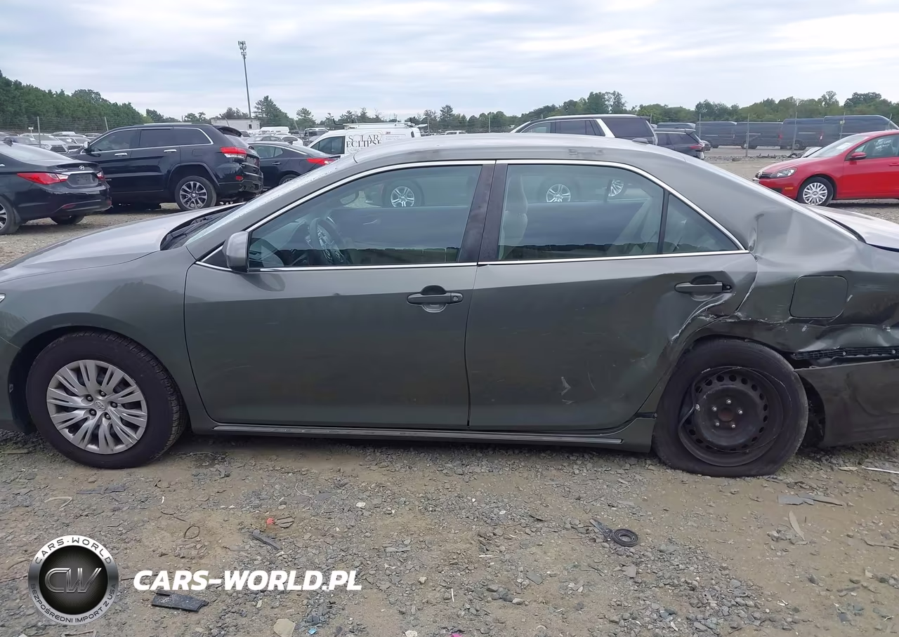 2014 Toyota Camry Le VIN:4T4BF1FK2ER437411 - 14