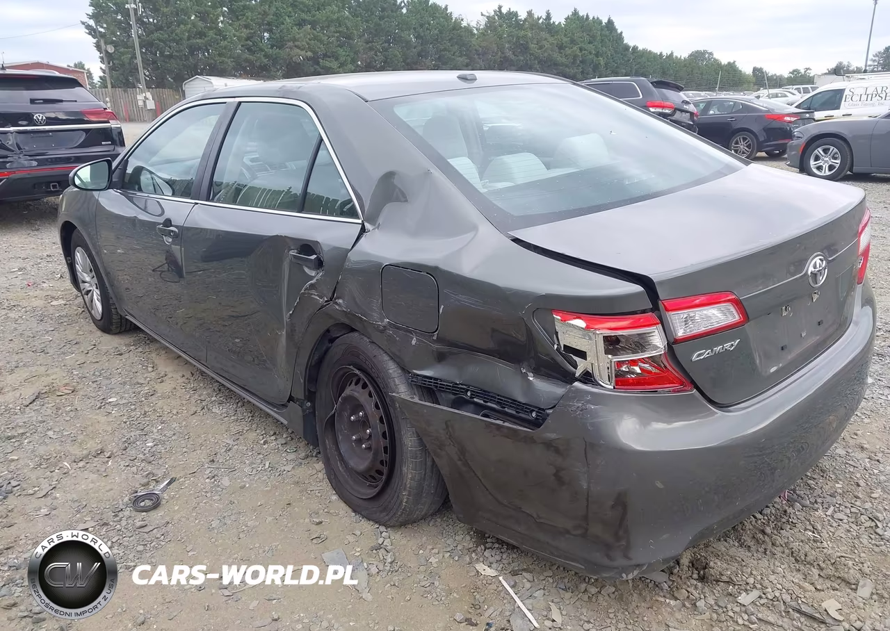 2014 Toyota Camry Le VIN:4T4BF1FK2ER437411 - 3
