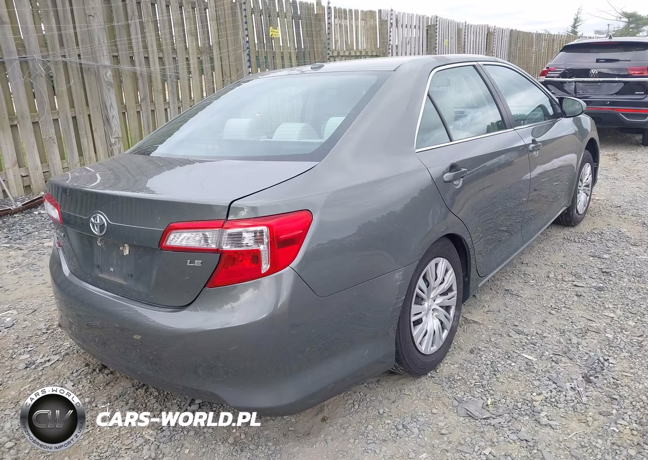2014 Toyota Camry Le VIN:4T4BF1FK2ER437411 - 4