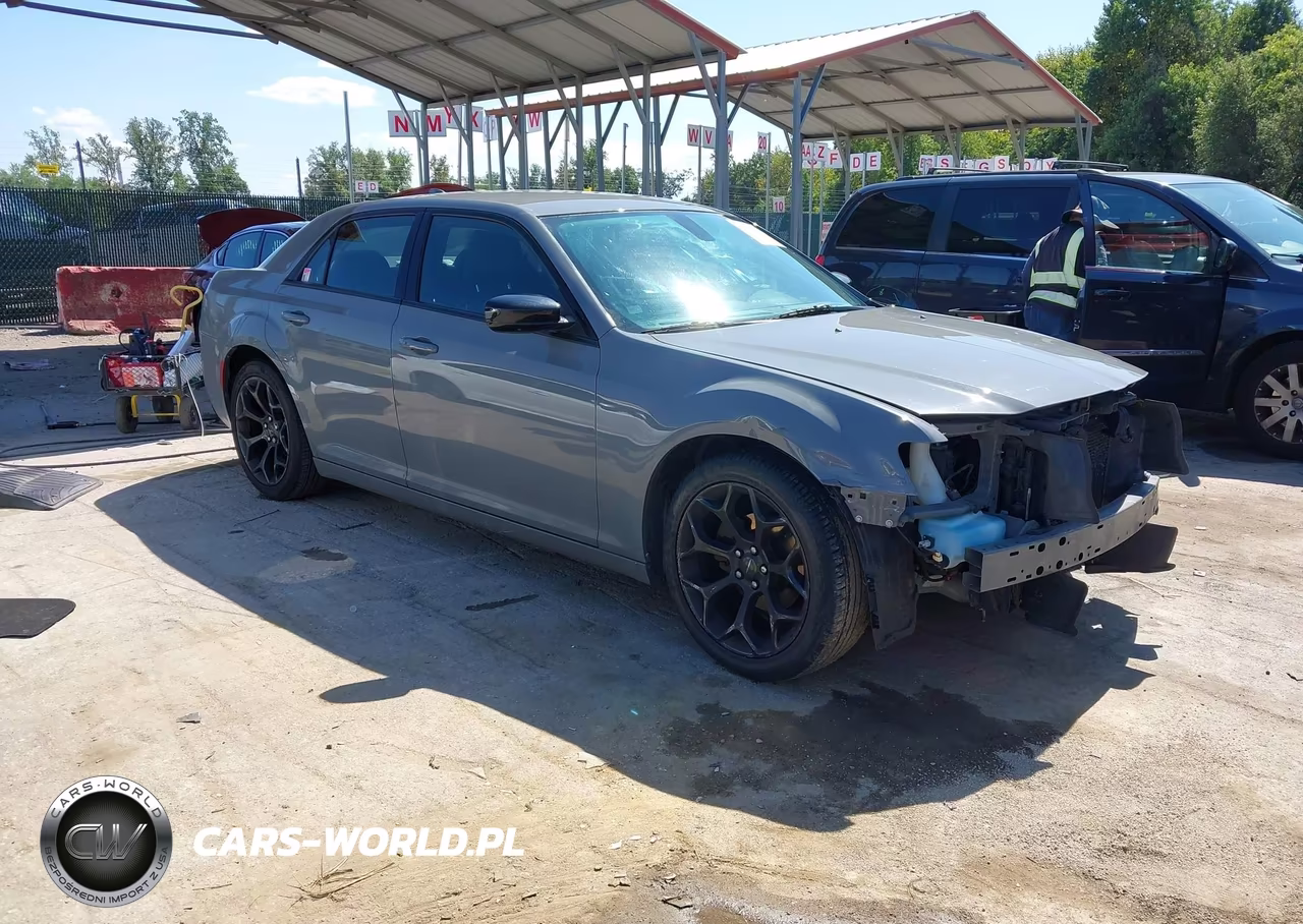 2019 Chrysler 300 Touring VIN:2C3CCAAG7KH610079 - 1