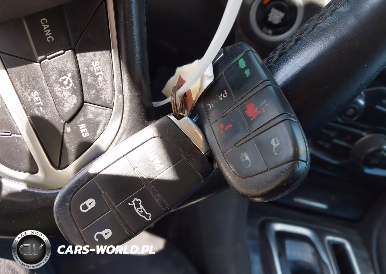 2019 Chrysler 300 Touring VIN:2C3CCAAG7KH610079 - 11