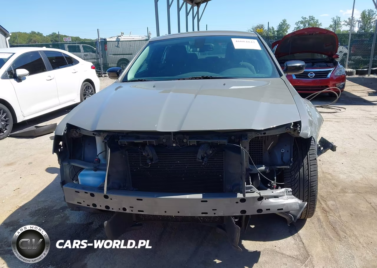 2019 Chrysler 300 Touring VIN:2C3CCAAG7KH610079 - 12