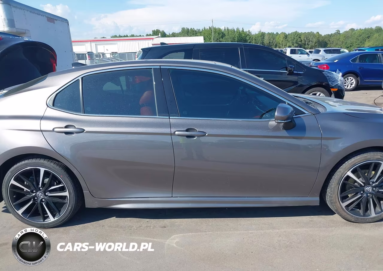 2018 Toyota Camry Xse VIN:4T1B61HK4JU033169 - 13