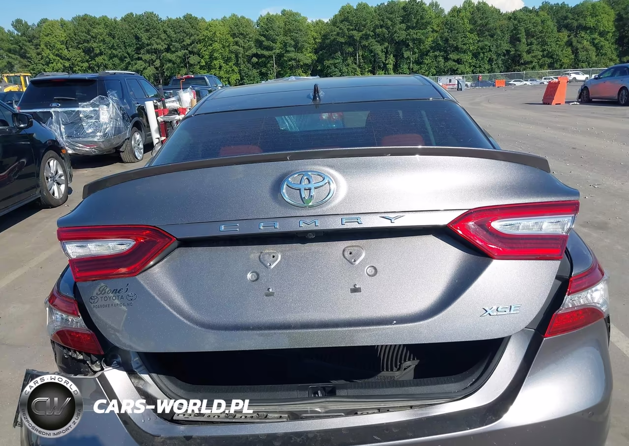 2018 Toyota Camry Xse VIN:4T1B61HK4JU033169 - 16