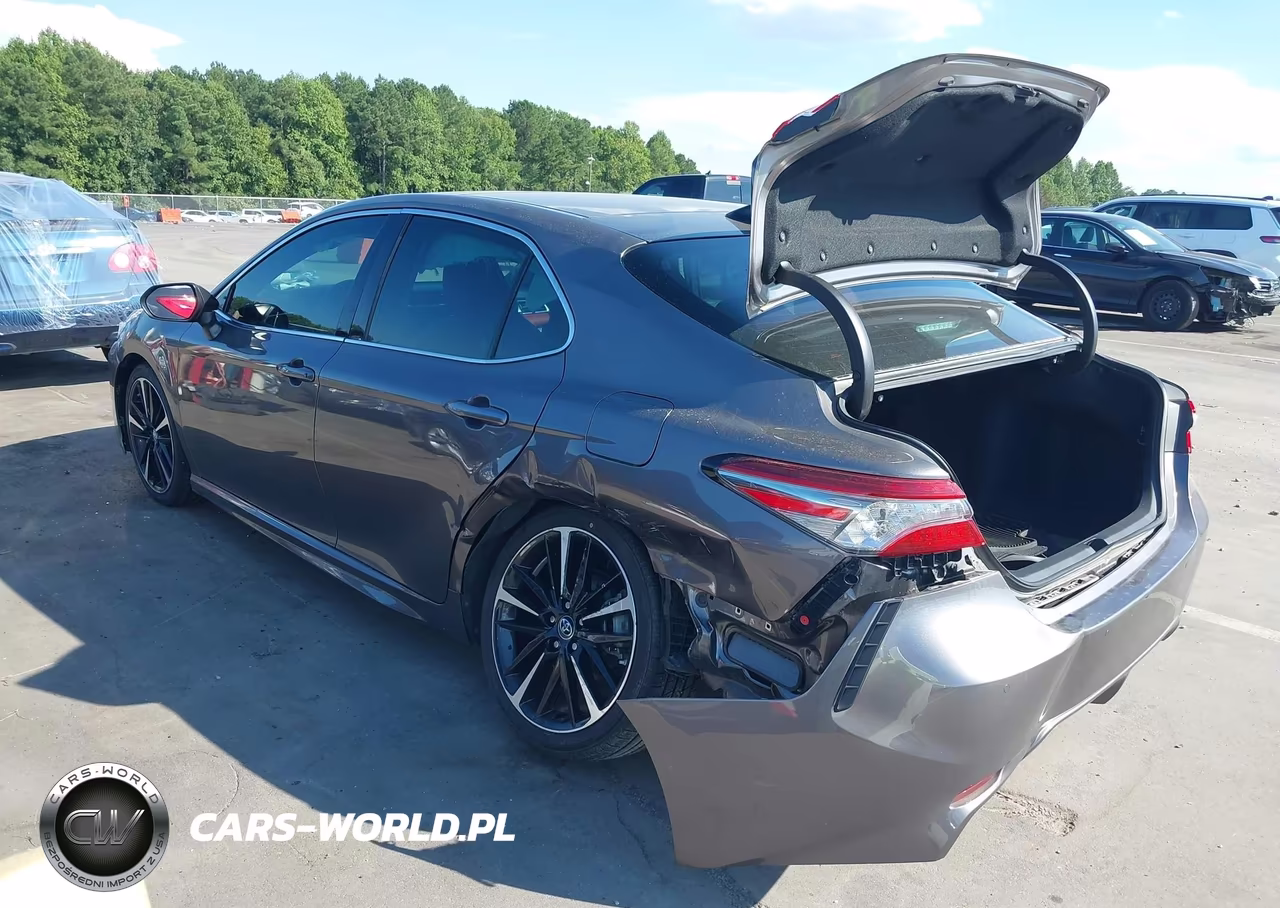 2018 Toyota Camry Xse VIN:4T1B61HK4JU033169 - 3