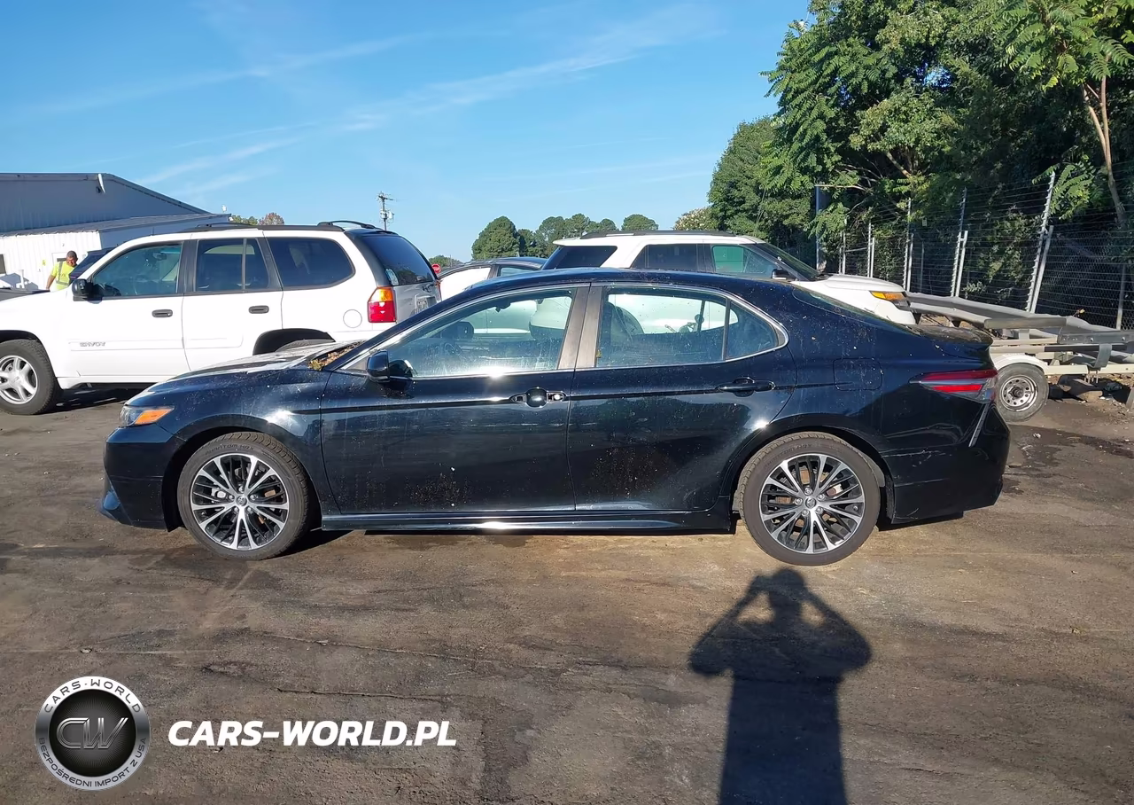 2018 Toyota Camry Se VIN:4T1B11HK7JU036078 - 15