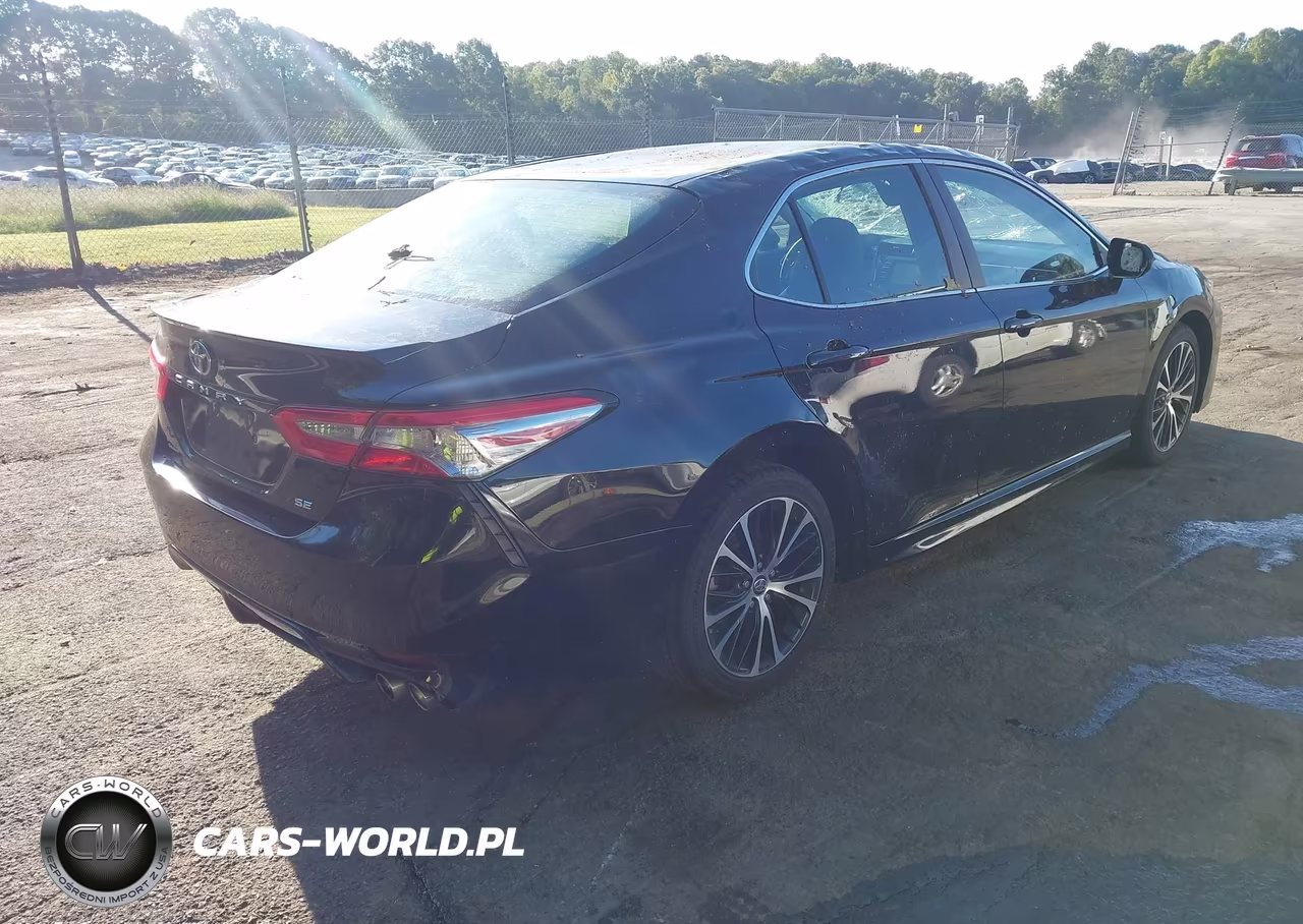 2018 Toyota Camry Se VIN:4T1B11HK7JU036078 - 4