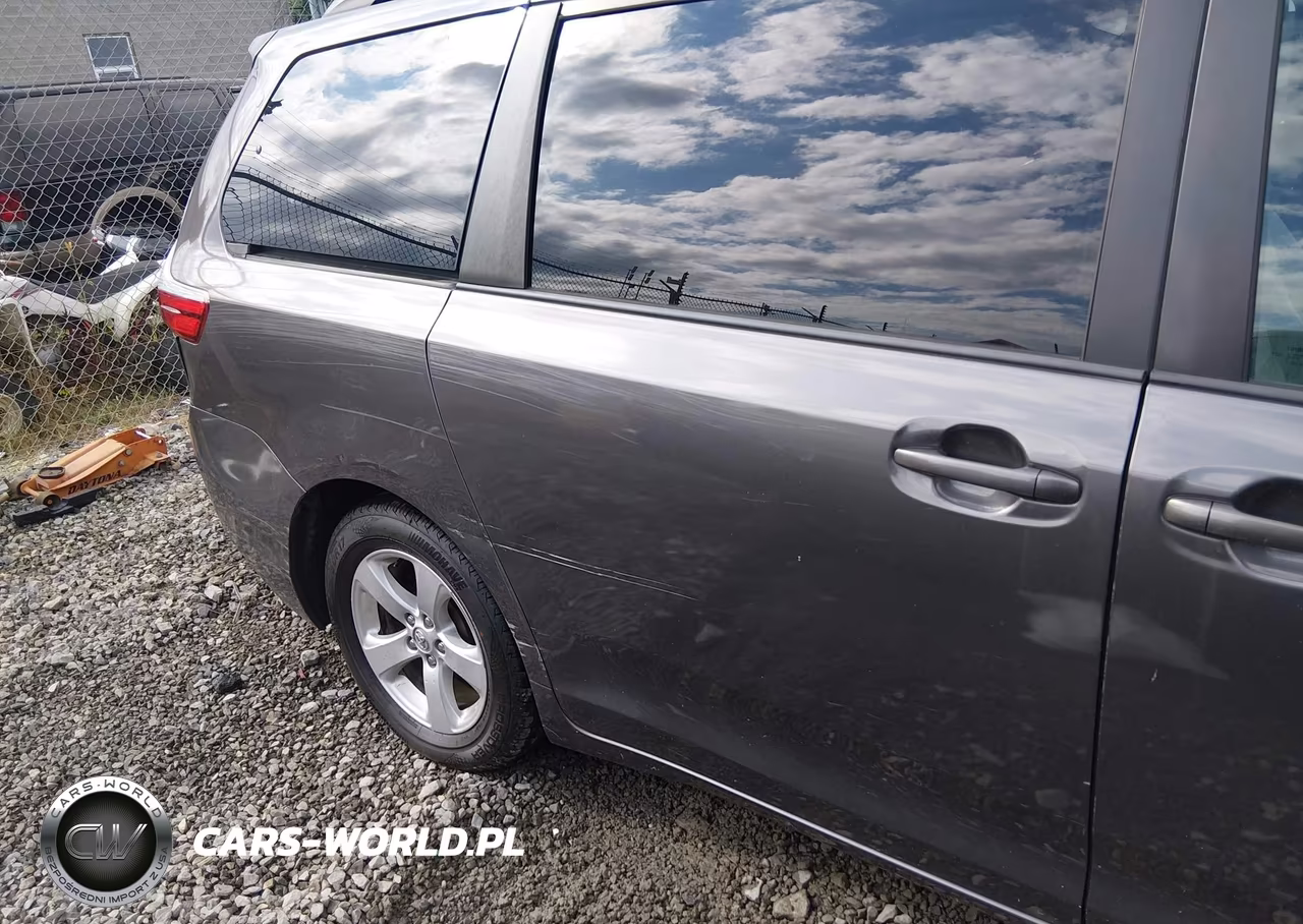 2017 Toyota Sienna Le 8 Passenger VIN:5TDKZ3DC8HS835406 - 18