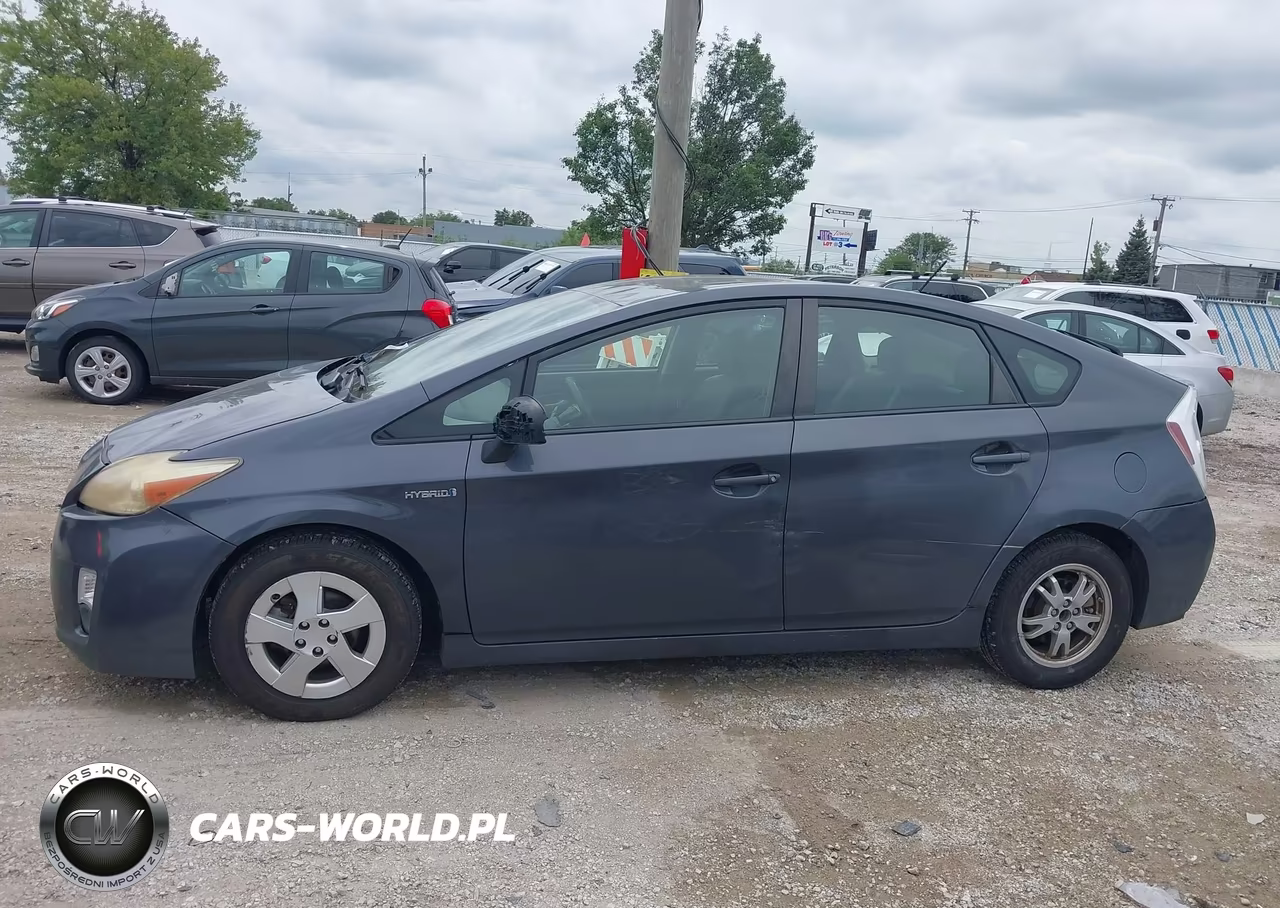 2011 Toyota Prius Two VIN:JTDKN3DU7B5341264 - 14