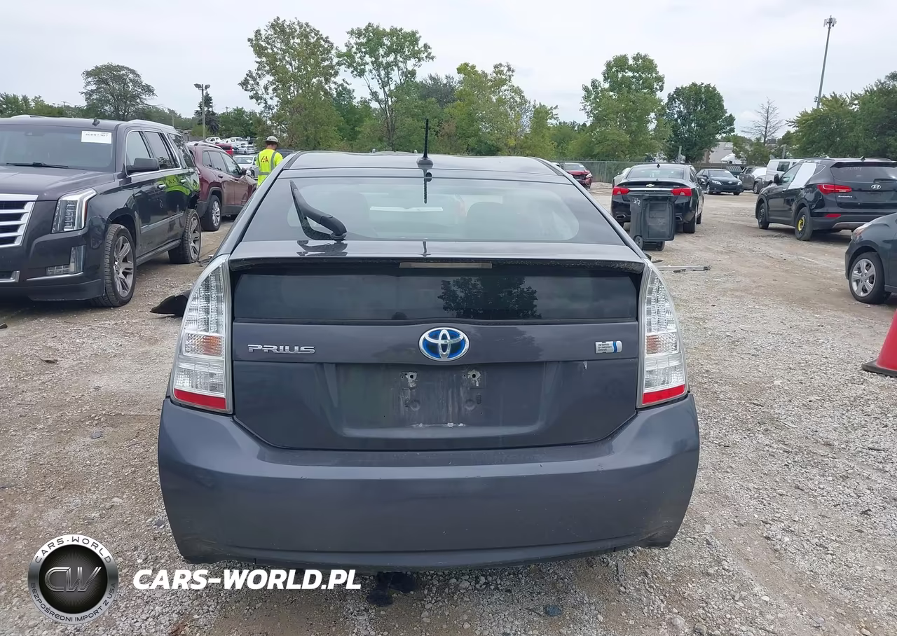 2011 Toyota Prius Two VIN:JTDKN3DU7B5341264 - 16