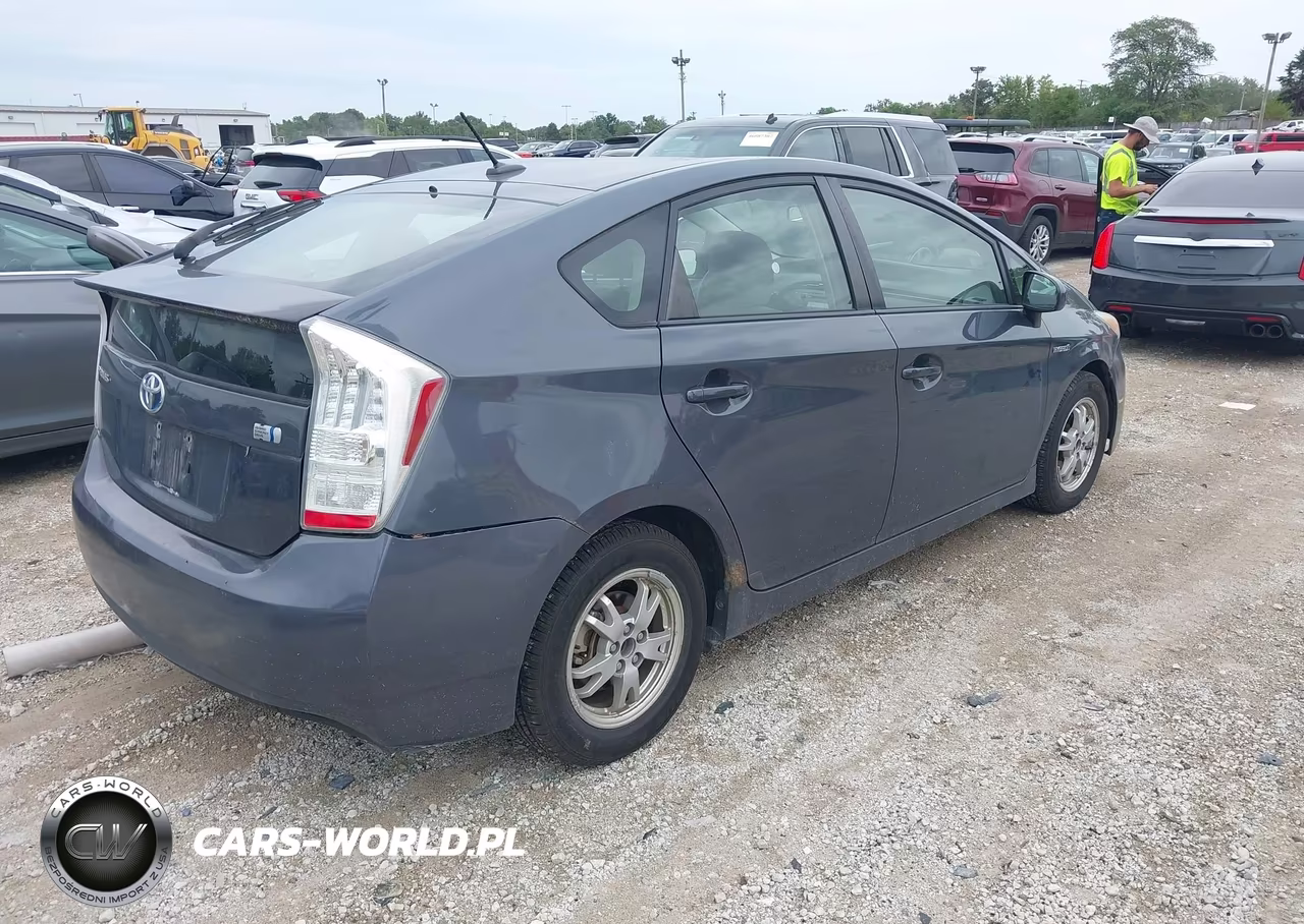 2011 Toyota Prius Two VIN:JTDKN3DU7B5341264 - 4