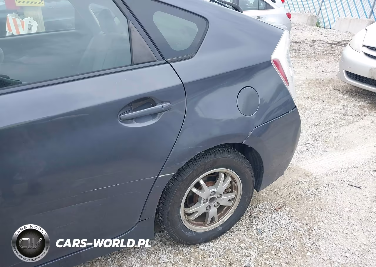 2011 Toyota Prius Two VIN:JTDKN3DU7B5341264 - 6