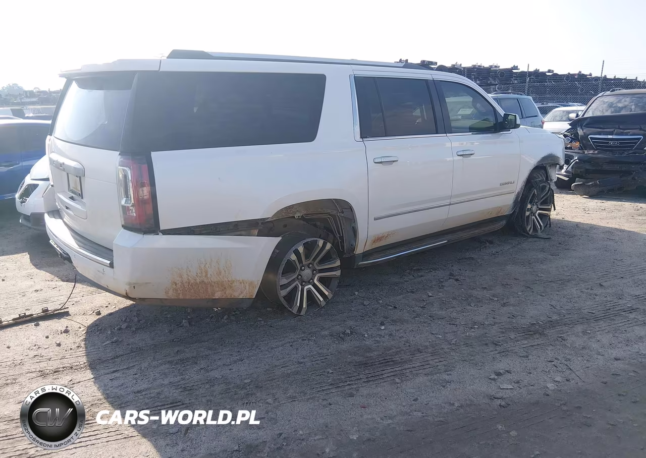 2017 GMC Yukon Xl Denali VIN:1GKS2HKJXHR330862 - 4