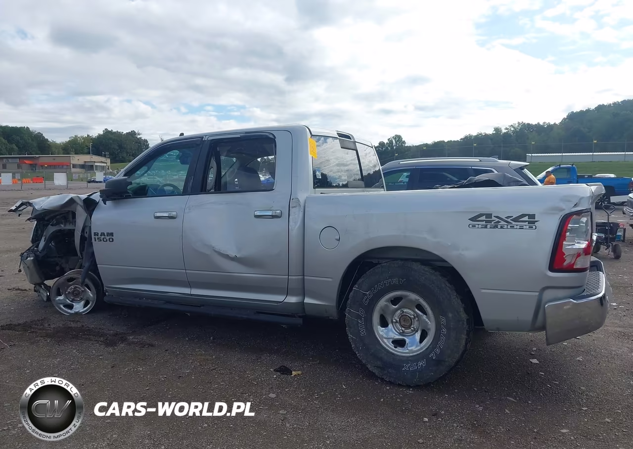 2018 RAM 1500 SLT VIN:3C6RR7LG6JG264830 - 14