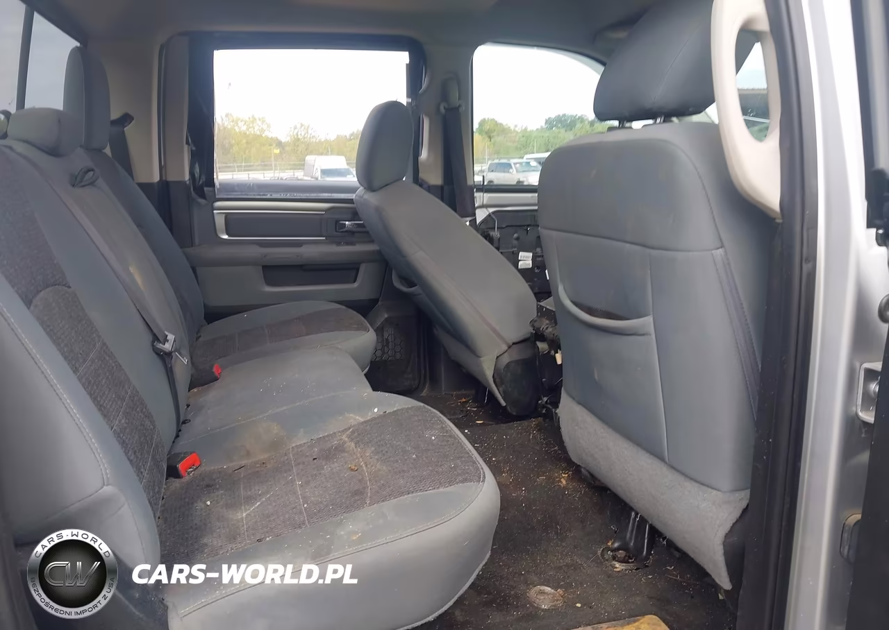 2018 RAM 1500 SLT VIN:3C6RR7LG6JG264830 - 8