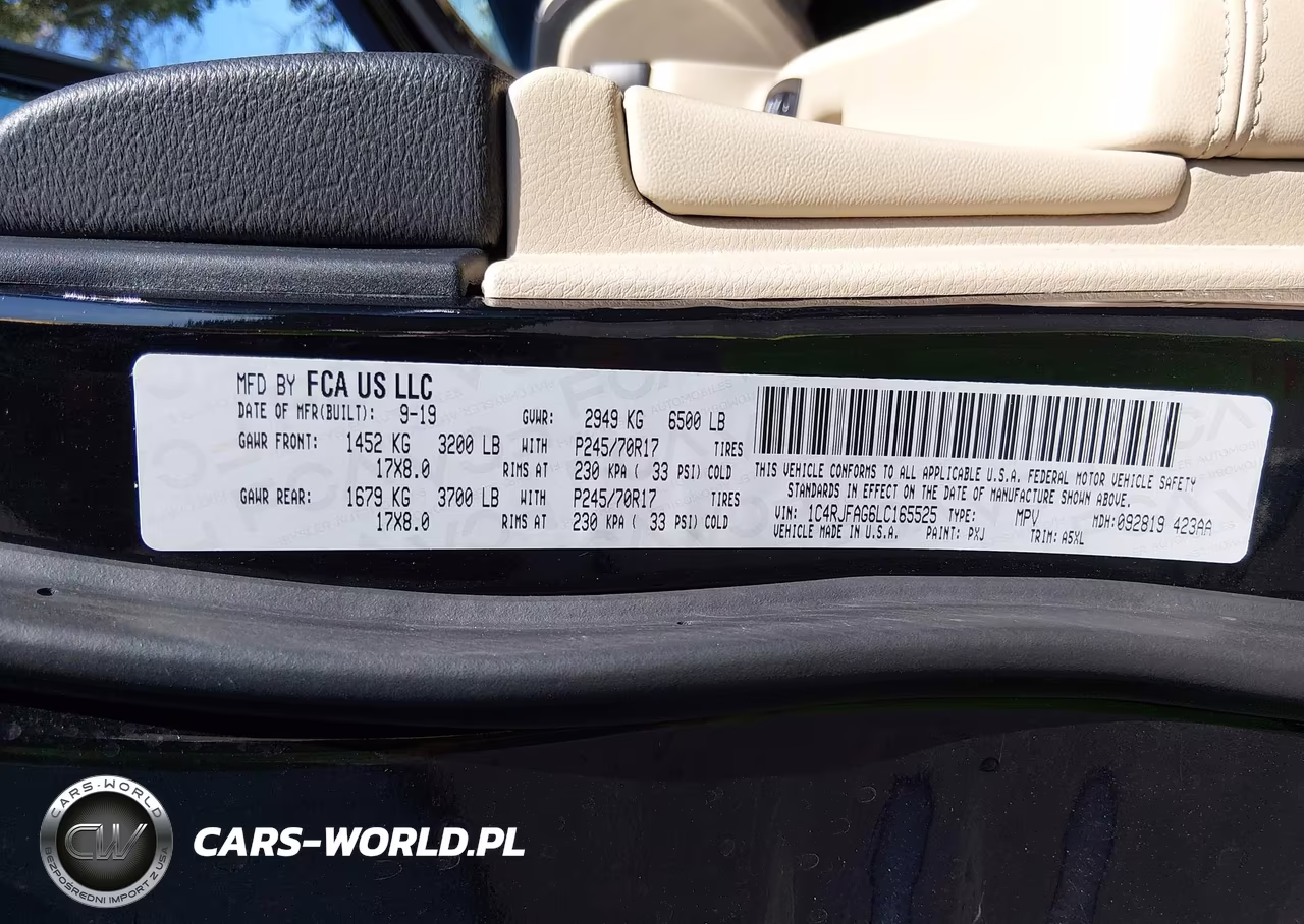 2020 Jeep Grand Cherokee Laredo E 4X4 VIN:1C4RJFAG6LC165525 - 9