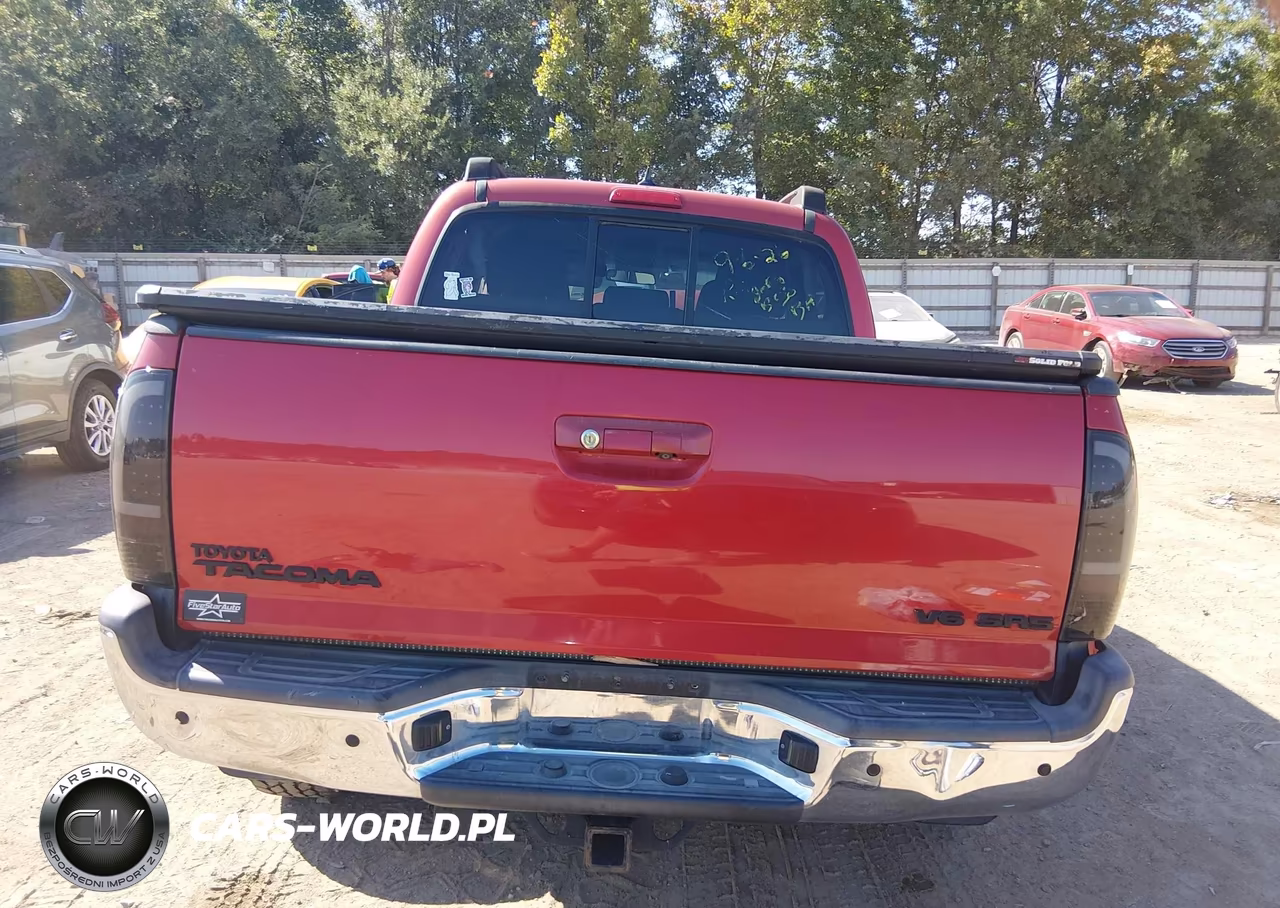 2015 Toyota Tacoma Base V6 VIN:3TMLU4EN8FM173140 - 17