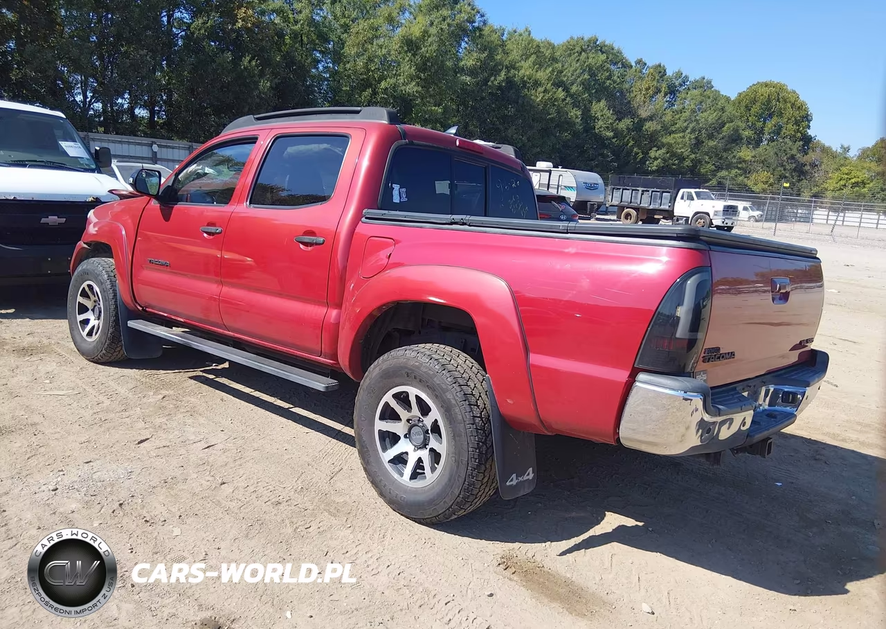2015 Toyota Tacoma Base V6 VIN:3TMLU4EN8FM173140 - 3