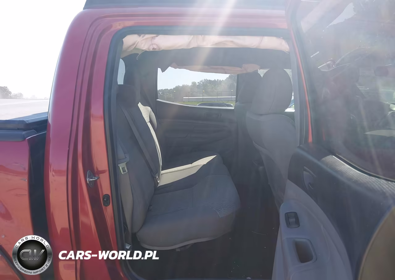 2015 Toyota Tacoma Base V6 VIN:3TMLU4EN8FM173140 - 8