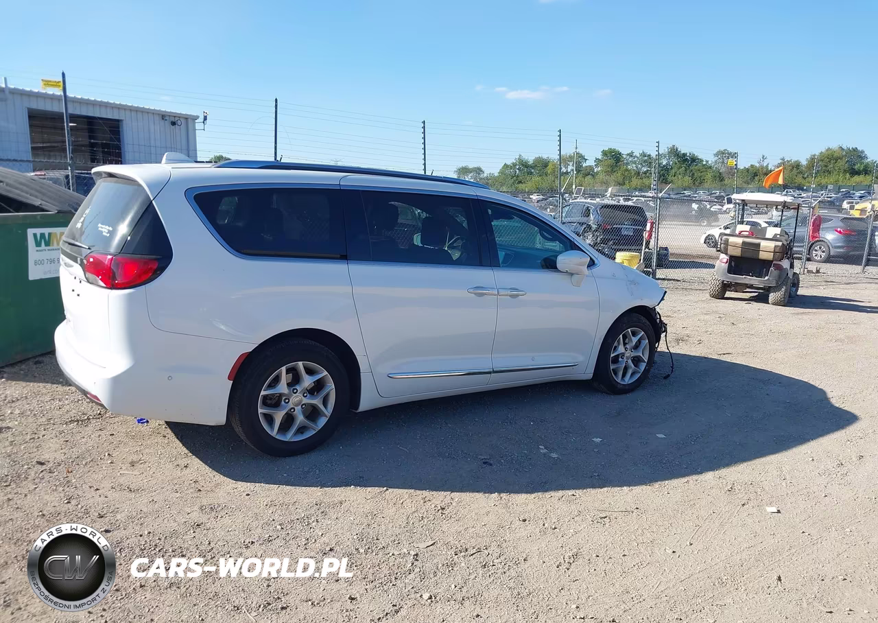 2020 Chrysler Pacifica 35Th Anniversary Touring L VIN:2C4RC1BG9LR141805 - 13