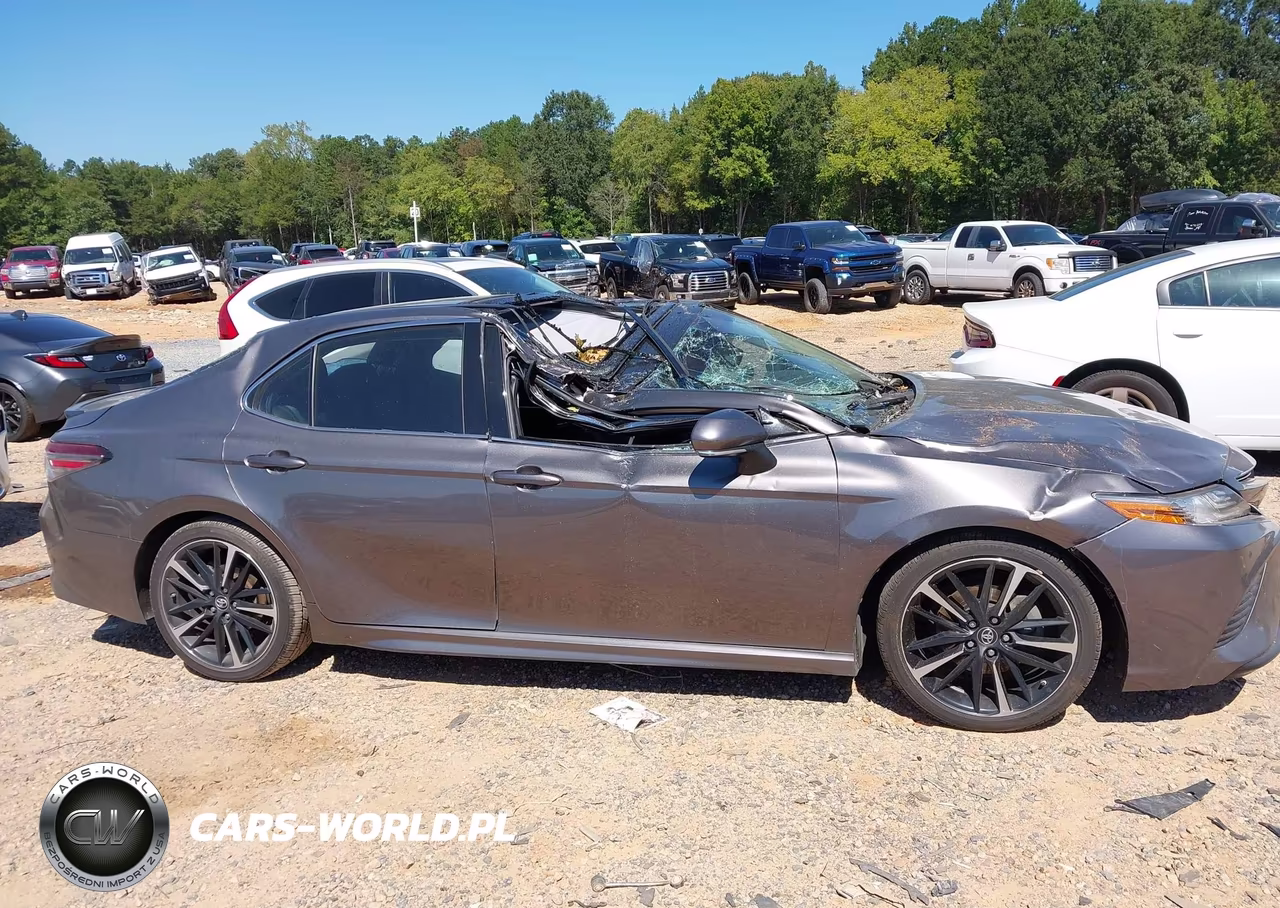 2018 Toyota Camry Xse VIN:4T1B61HKXJU097992 - 13