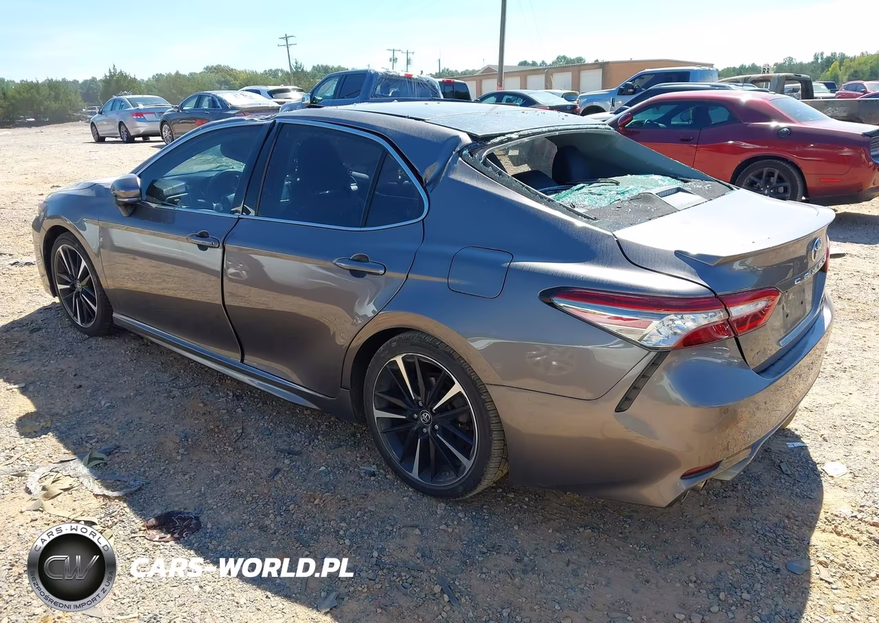 2018 Toyota Camry Xse VIN:4T1B61HKXJU097992 - 3