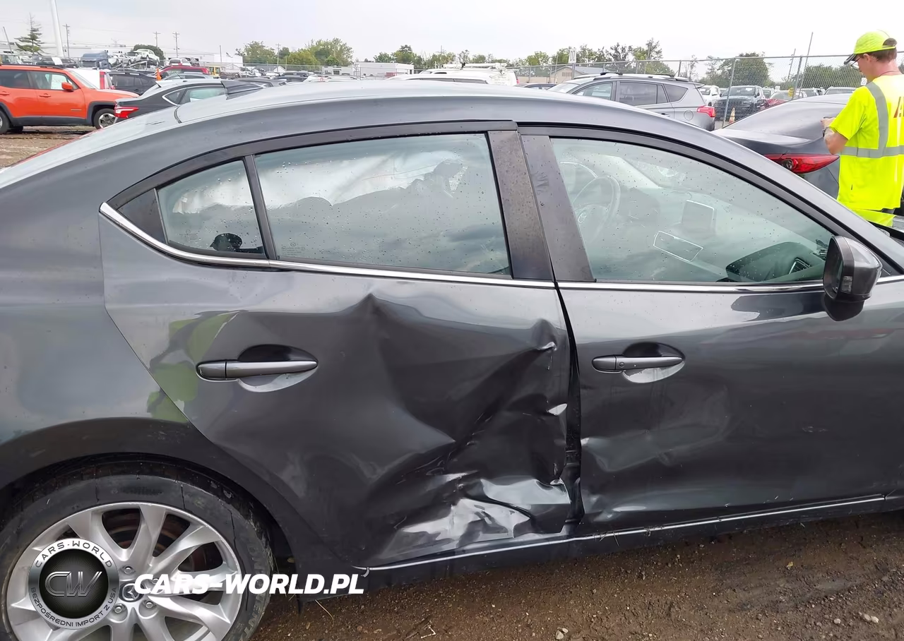 2016 Mazda Mazda3 S Touring VIN:JM1BM1W33G1301385 - 6