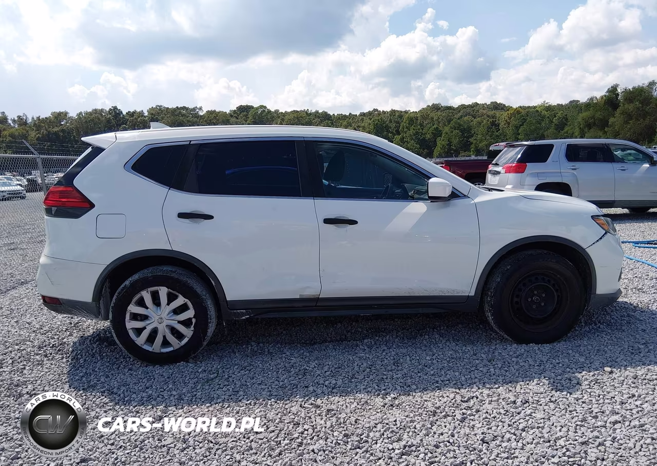 2017 Nissan Rogue S VIN:KNMAT2MV7HP556855 - 13