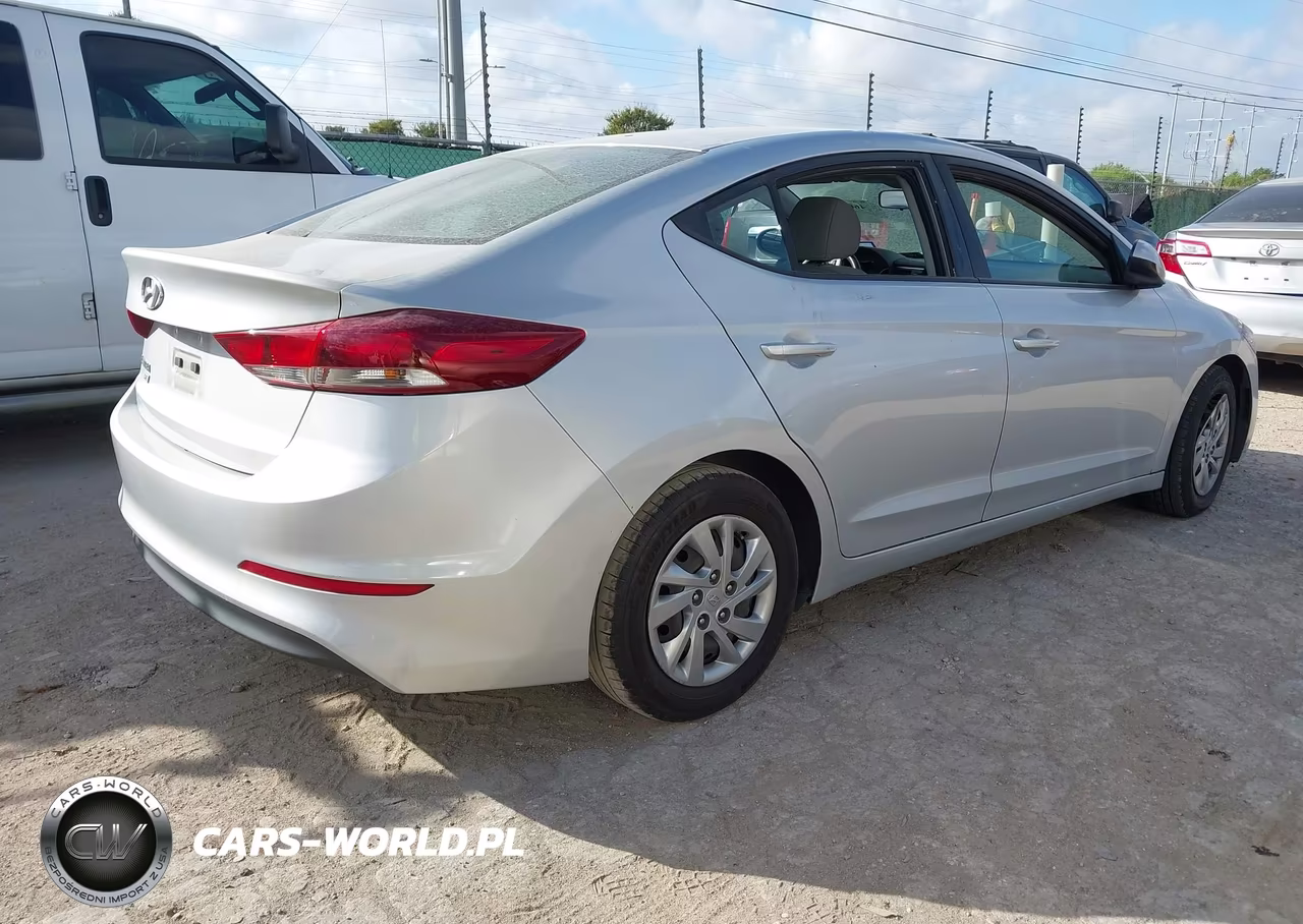 2018 Hyundai Elantra Se VIN:KMHD74LF9JU580472 - 4