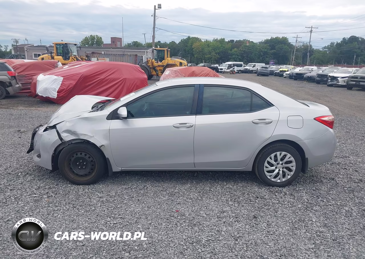 2017 Toyota Corolla Le VIN:2T1BURHE6HC831652 - 14