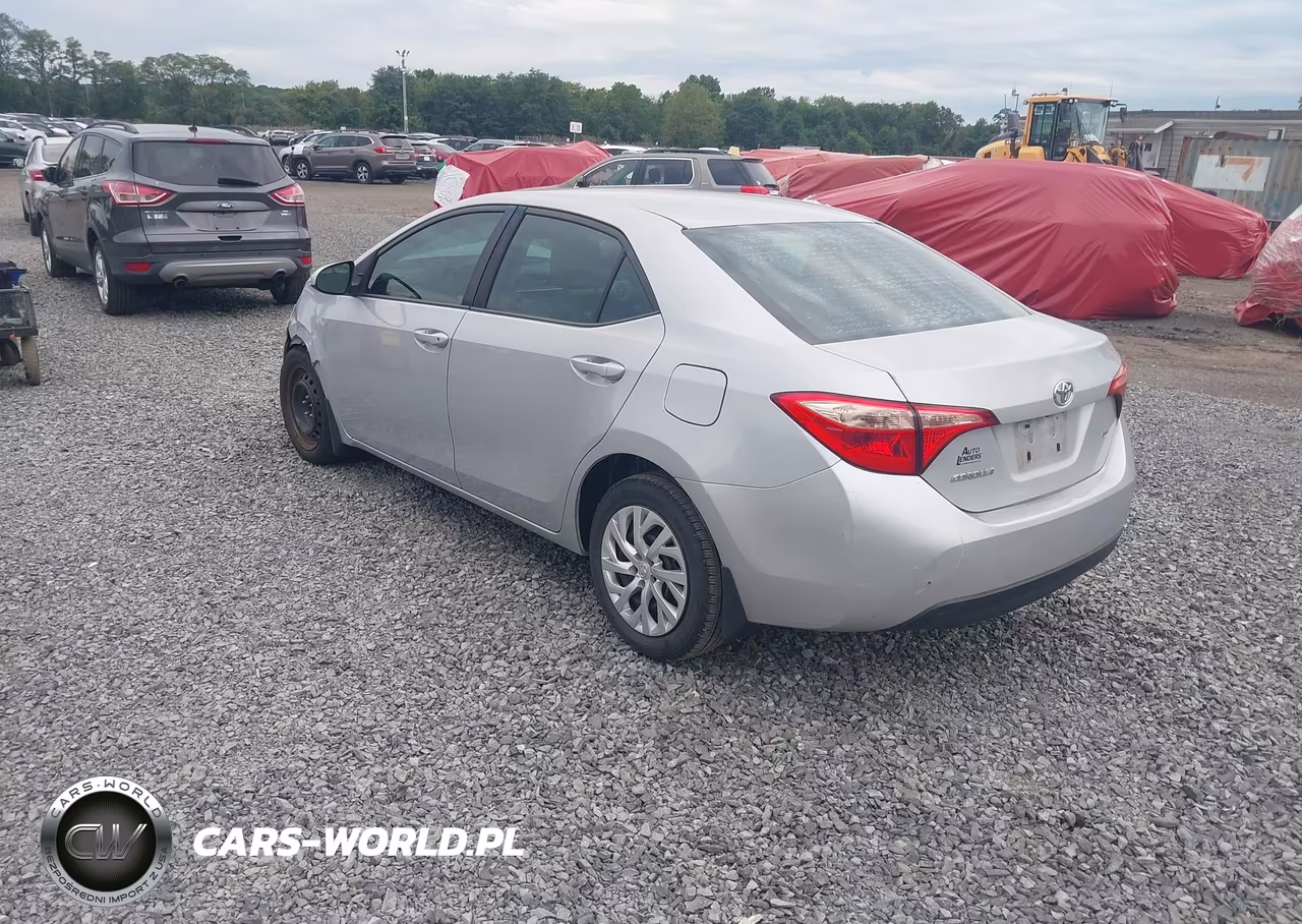 2017 Toyota Corolla Le VIN:2T1BURHE6HC831652 - 3