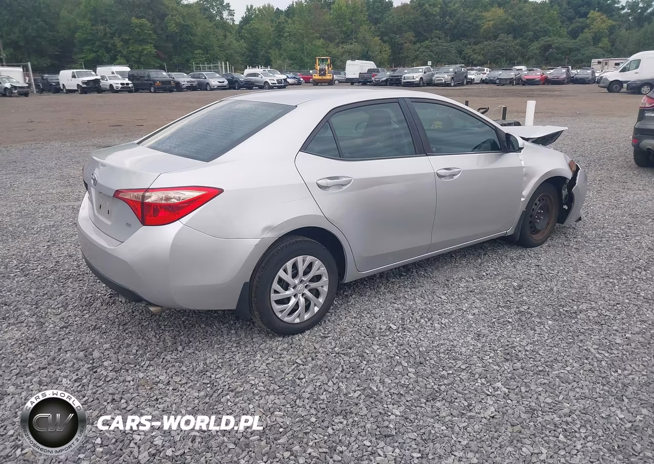 2017 Toyota Corolla Le VIN:2T1BURHE6HC831652 - 4