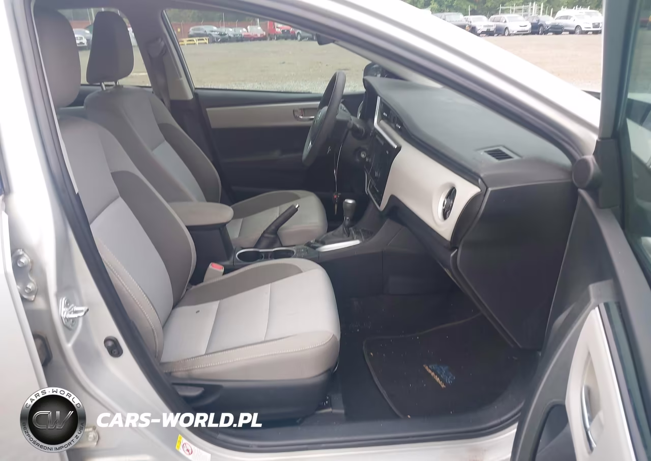 2017 Toyota Corolla Le VIN:2T1BURHE6HC831652 - 5