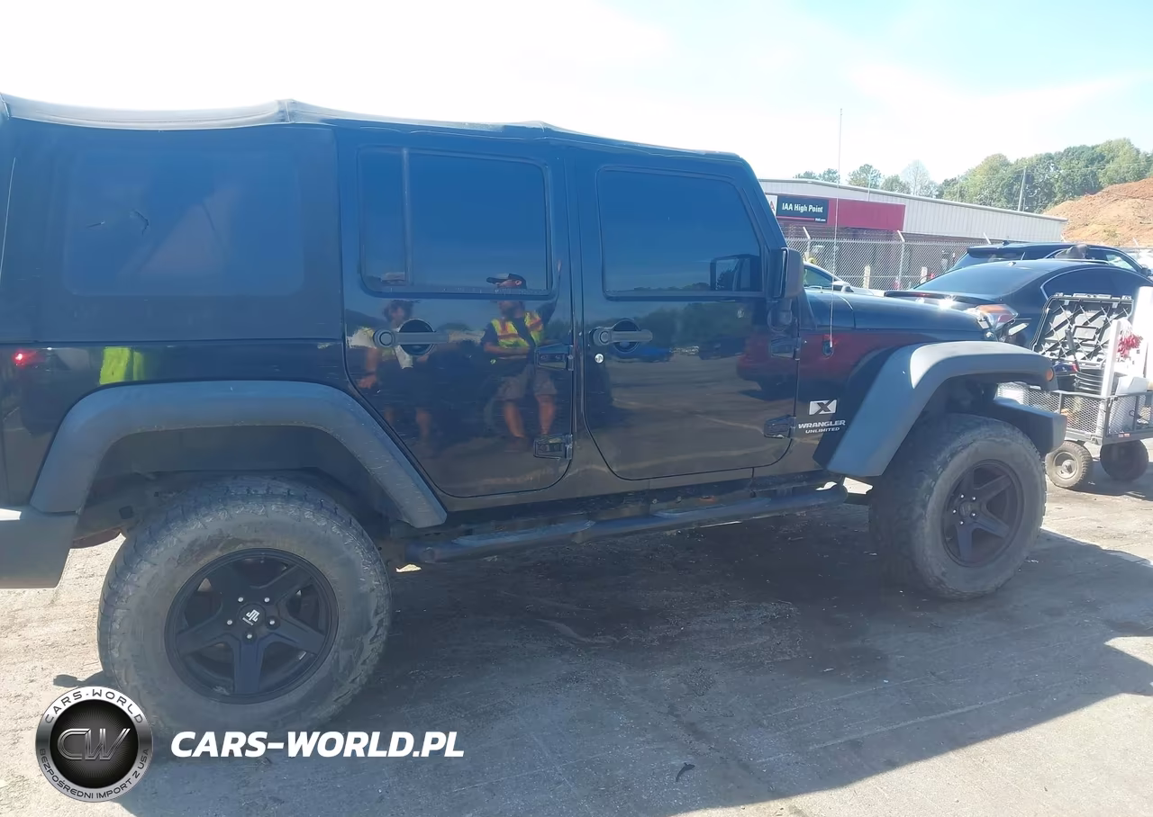 2007 Jeep Wrangler Unlimited X VIN:1J8GA39177L163027 - 13