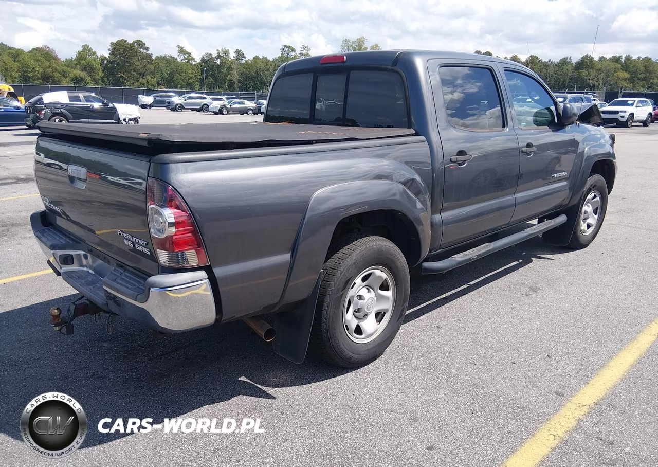 2013 Toyota Tacoma Prerunner V6 VIN:3TMJU4GN8DM145940 - 4