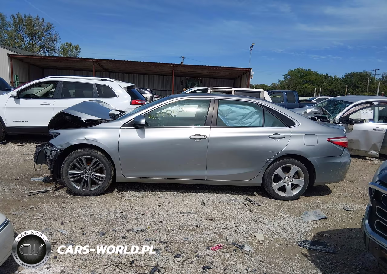 2015 Toyota Camry Se VIN:4T1BF1FK4FU894054 - 15