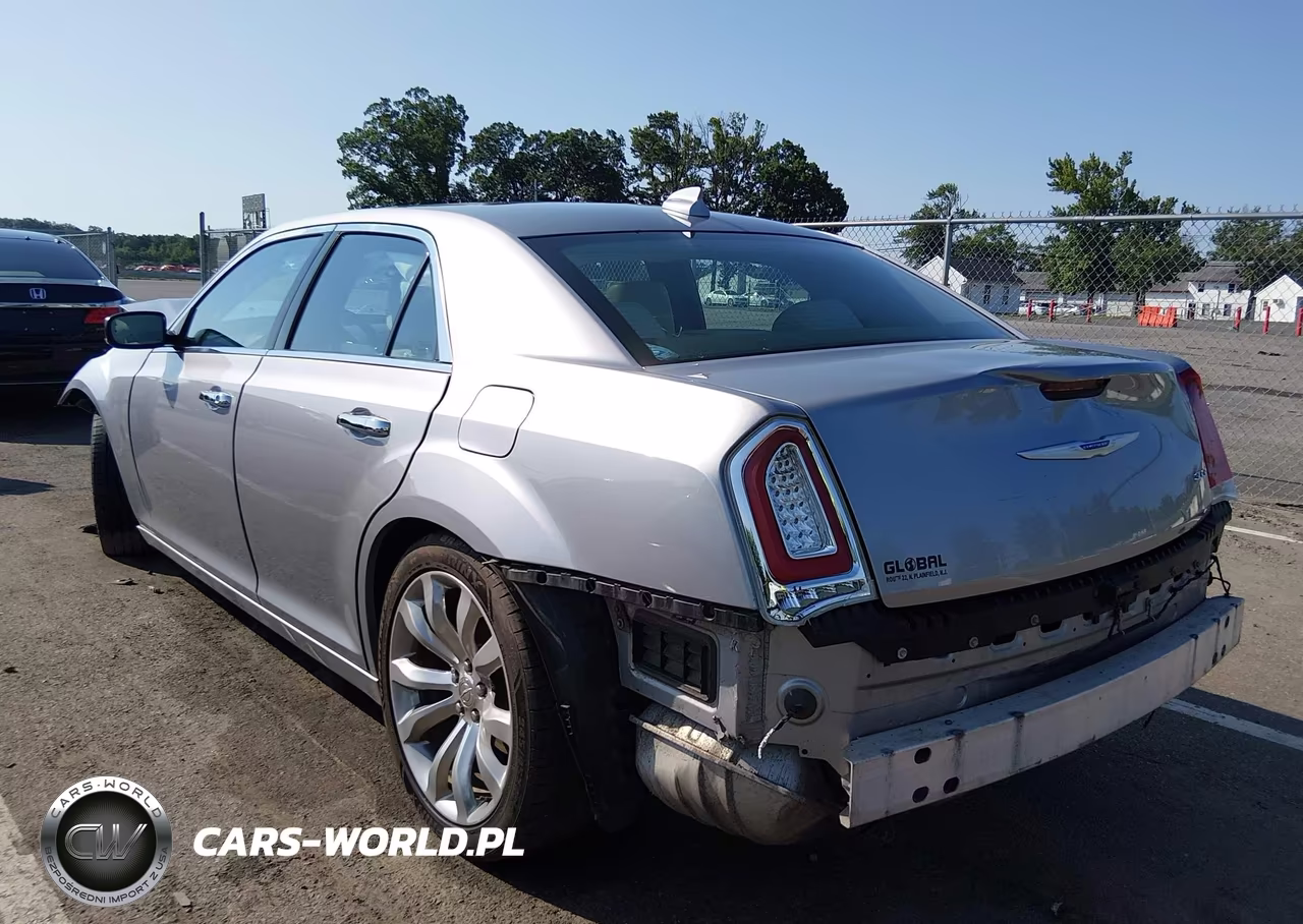 2018 Chrysler 300 Limited VIN:2C3CCAEG1JH244046 - 3