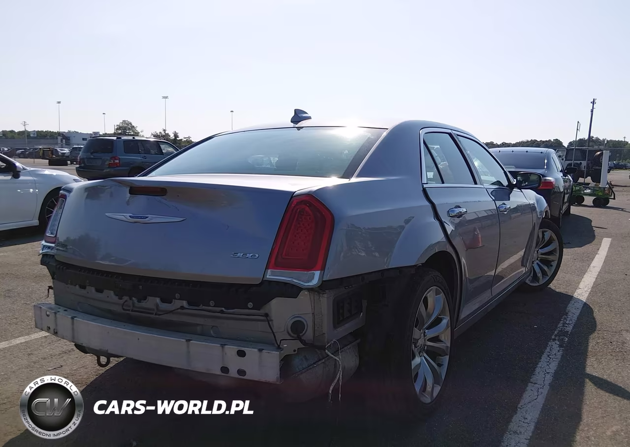 2018 Chrysler 300 Limited VIN:2C3CCAEG1JH244046 - 4