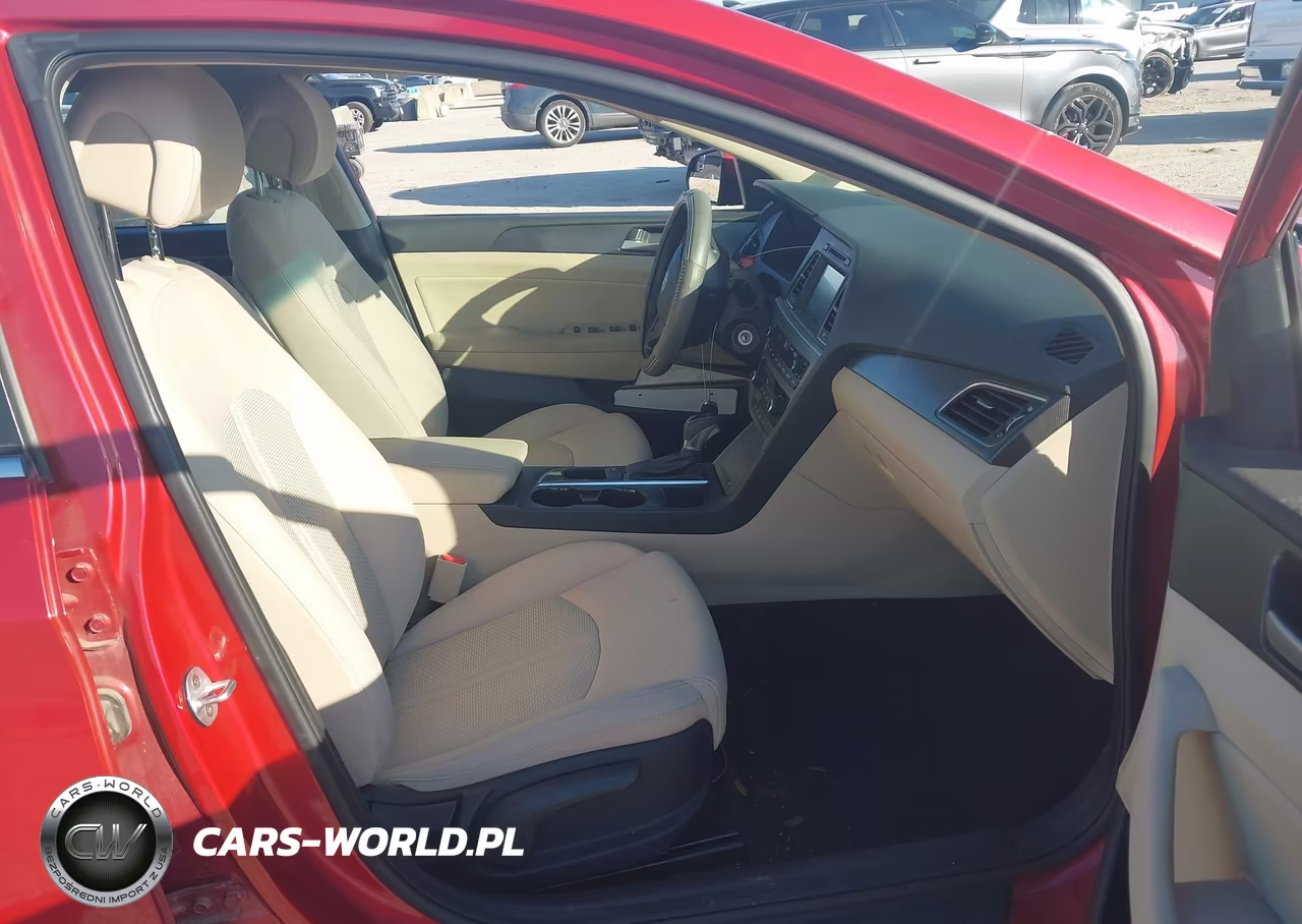2017 Hyundai Sonata Sport VIN:5NPE34AFXHH470770 - 5