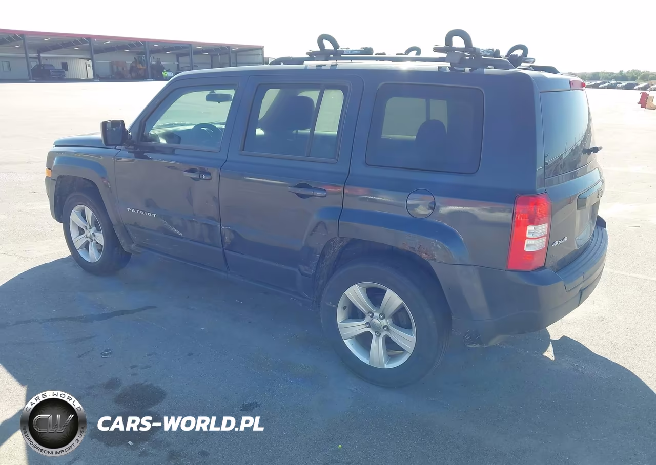 2014 Jeep Patriot Latitude VIN:1C4NJRFB8ED520642 - 3
