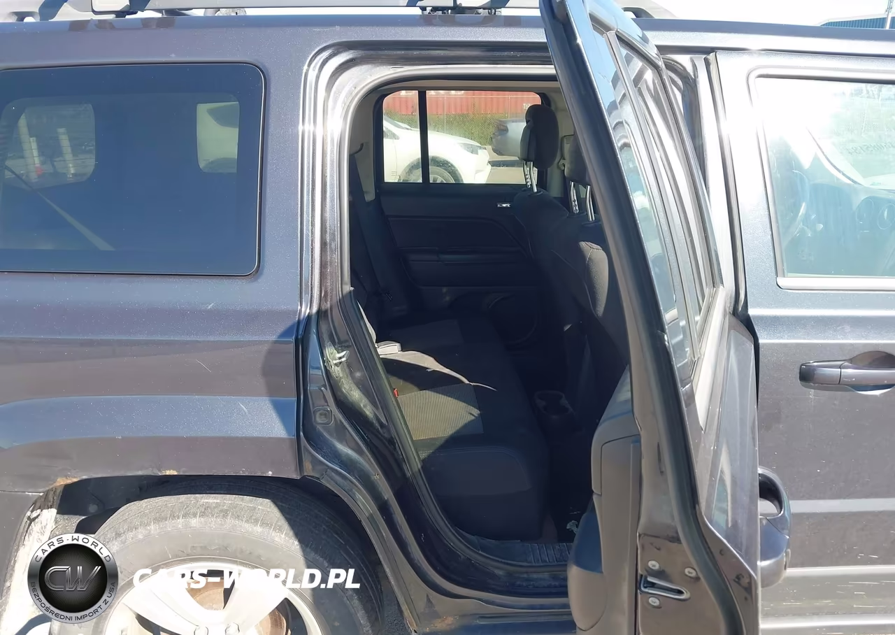 2014 Jeep Patriot Latitude VIN:1C4NJRFB8ED520642 - 8