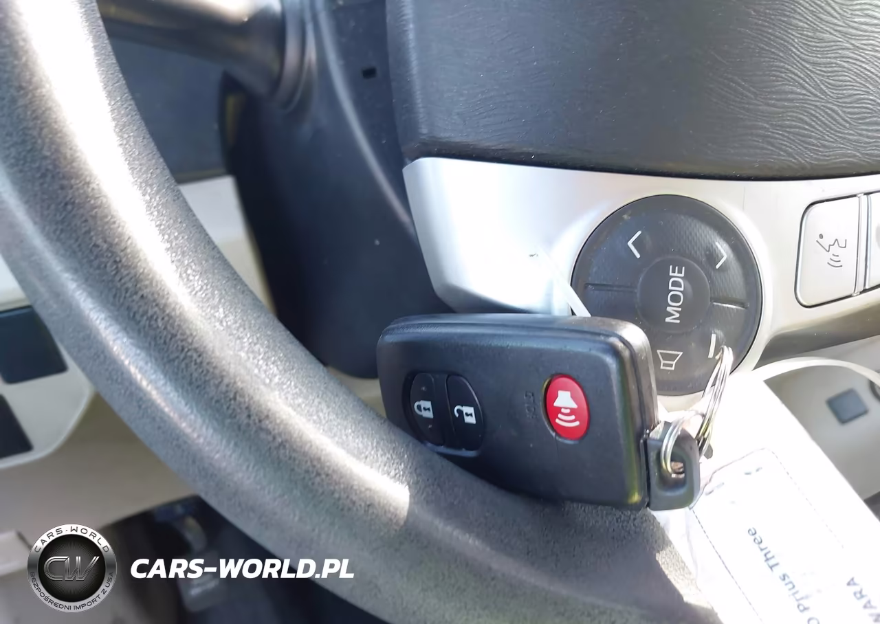 2012 Toyota Prius Three VIN:JTDKN3DUXC1495492 - 11