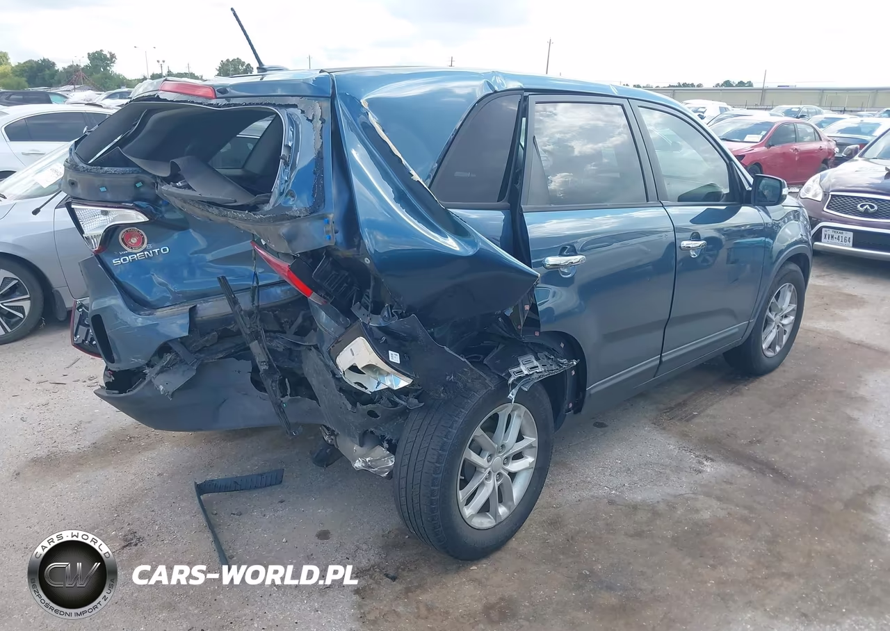 2014 Kia Sorento Lx VIN:5XYKT3A66EG481863 - 4