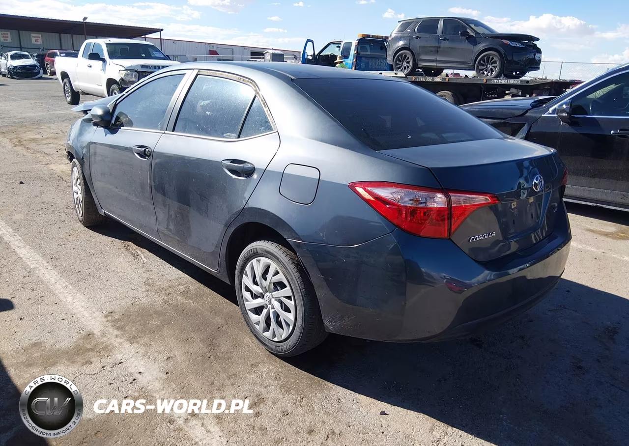 2019 Toyota Corolla Le VIN:5YFBURHE3KP925396 - 3